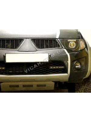 Противотуманки с крышками Mitsubishi L200 (10+)